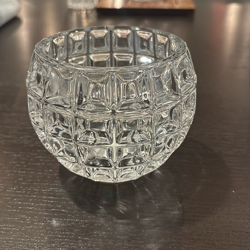 3 1/2 inch crystal bowl. Perfect condition.